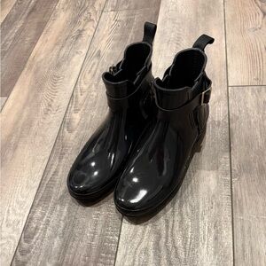 Women's Hunter Quilted Gloss
Refined Slim Fit Chelsea